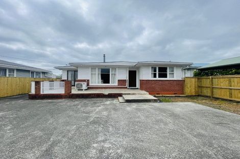 Photo of property in 39 Archibald Road, Kelston, Auckland, 0602