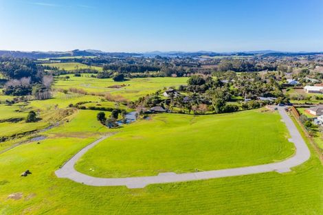 Photo of property in 2 Waterfall Lane, Kerikeri, 0230