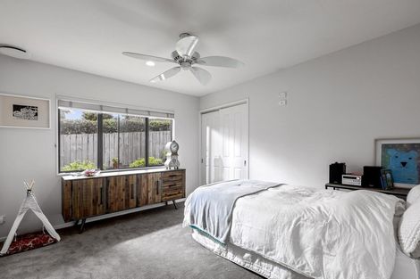 Photo of property in 21 Scarlet Oak Drive, Schnapper Rock, Auckland, 0632