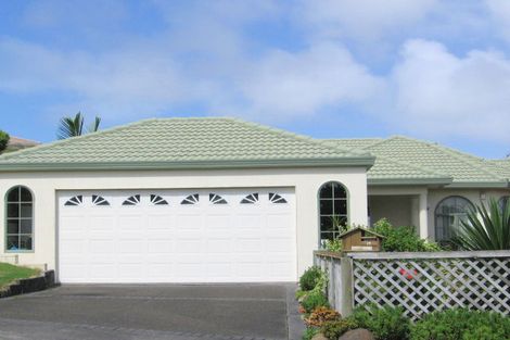 Photo of property in 25 Taroka Close, Pinehill, Auckland, 0632
