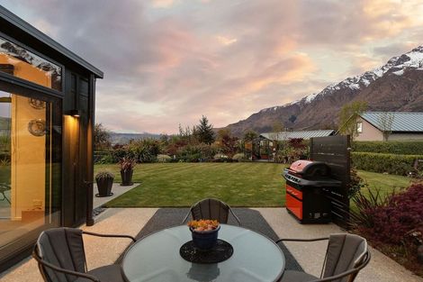 Photo of property in 2 Caithness Court, Jacks Point, Queenstown, 9371