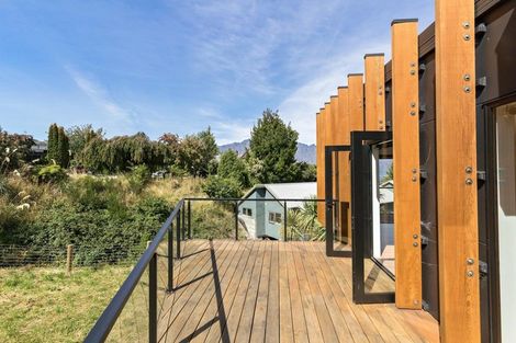 Photo of property in 5c Aspen Grove, Fernhill, Queenstown, 9300