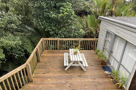 Photo of property in 33 Reynolds Place, Torbay, Auckland, 0630