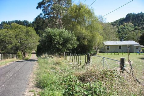 Photo of property in 28 Waterfall Road, Paraparaumu, 5032