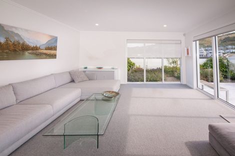 Photo of property in 5 Farnworth Terrace, Churton Park, Wellington, 6037