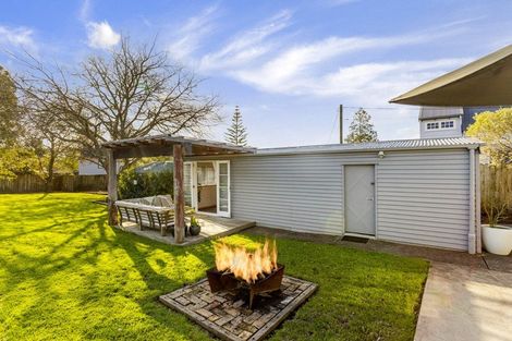 Photo of property in 8 Trigg Road, Huapai, Kumeu, 0810