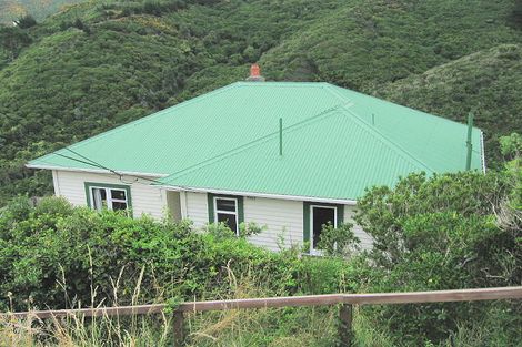 Photo of property in 10 Cheesman Street, Brooklyn, Wellington, 6021