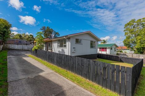 Photo of property in 1/26 Kemp Road, Massey, Auckland, 0614