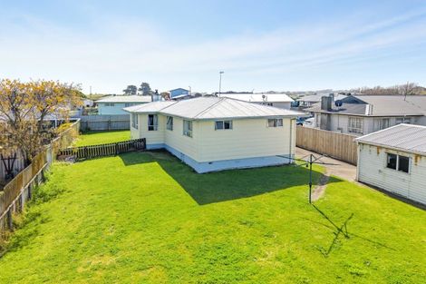 Photo of property in 49 Lee Street, Castlecliff, Whanganui, 4501