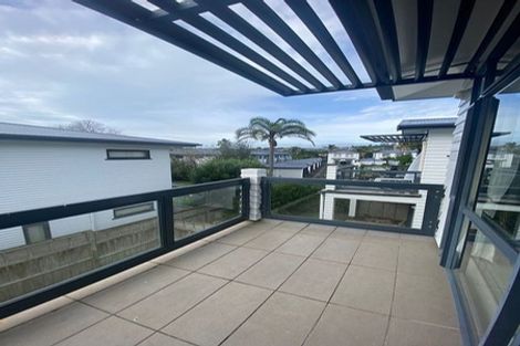 Photo of property in 140/2 Armoy Drive, East Tamaki, Auckland, 2016