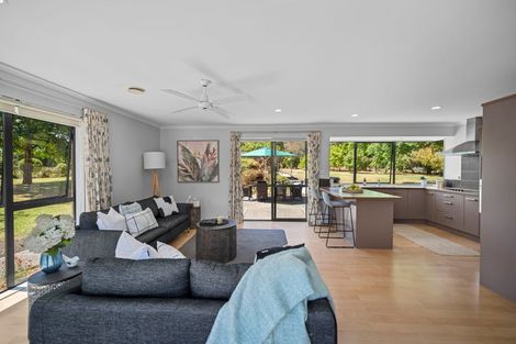 Photo of property in 230 Taupaki Road, Taupaki, Henderson, 0782