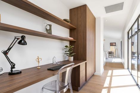 Photo of property in 157 Centaurus Road, Saint Martins, Christchurch, 8022