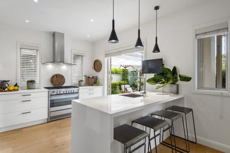 Photo of property in 2/43 Byron Avenue, Takapuna, Auckland, 0622