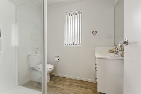 Photo of property in 1 Lance Way, Papamoa, 3118