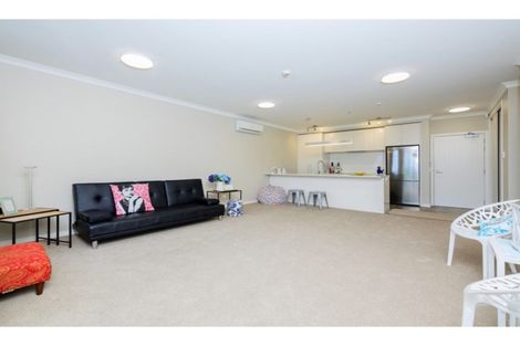 Photo of property in 82 Rewa Rewa Lane, Orewa, 0931
