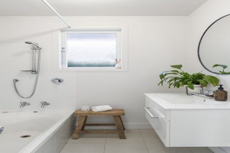 Photo of property in 22 Karamu Street, Te Atatu Peninsula, Auckland, 0610