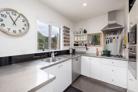 Photo of property in 25 Hawkhurst Road, Lyttelton, 8082