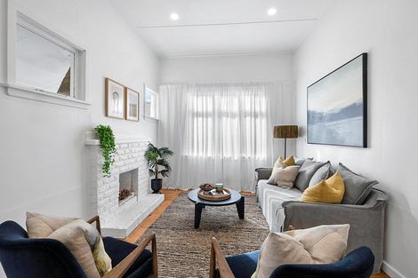 Photo of property in 42 Hine Street, New Plymouth, 4310