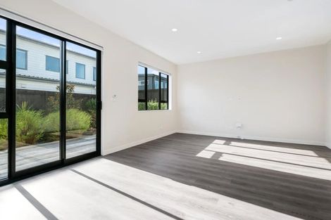 Photo of property in 21b Lumbarda Drive, Kumeu, 0810