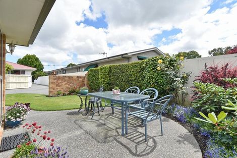 Photo of property in 2/74 Merrin Street, Avonhead, Christchurch, 8042
