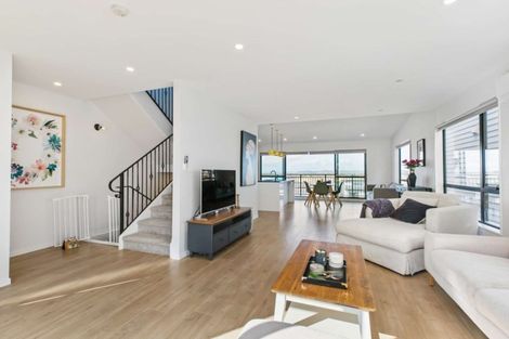 Photo of property in 50 Ascension Crescent, Orewa, 0931