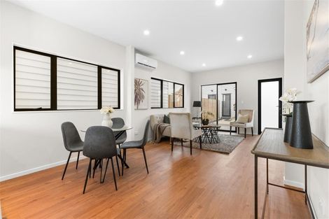 Photo of property in 105b Grove Road, Papakura, 2110