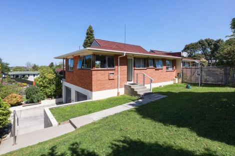 Photo of property in 8 Dunvegan Place, Dinsdale, Hamilton, 3204