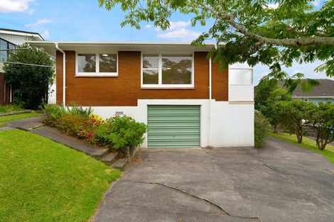 Photo of property in 2/7 Windermere Crescent, Blockhouse Bay, Auckland, 0600
