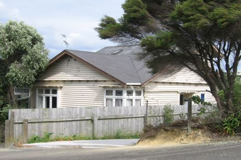 Photo of property in 11 Seine Street, Island Bay, Wellington, 6023