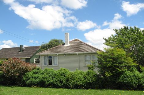 Photo of property in 16 Village Way, Ardmore, Papakura, 2582