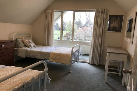 Photo of property in 2/271 Memorial Avenue, Burnside, Christchurch, 8053