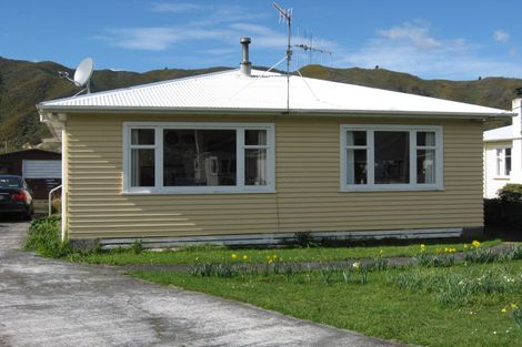 Photo of property in 72 Westminster Road, Wainuiomata, Lower Hutt, 5014
