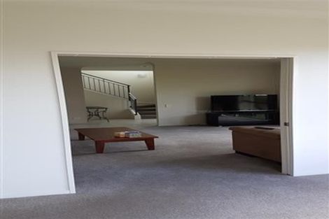 Photo of property in 15 Oak View Terrace, Schnapper Rock, Auckland, 0632