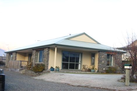 Photo of property in 4 Daveys Place, Arrowtown, 9302