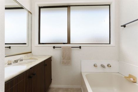 Photo of property in 8 Monde Place, Clover Park, Auckland, 2019