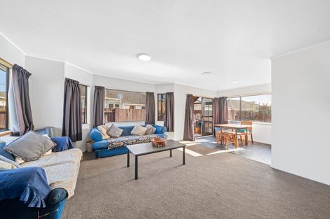 Photo of property in 2/52 Athlone Crescent, Avalon, Lower Hutt, 5011