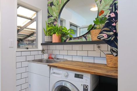 Photo of property in 6 Windlesham Place, Wakefield, 7025