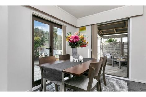 Photo of property in 4 Chamberlain Road, Massey, Auckland, 0614