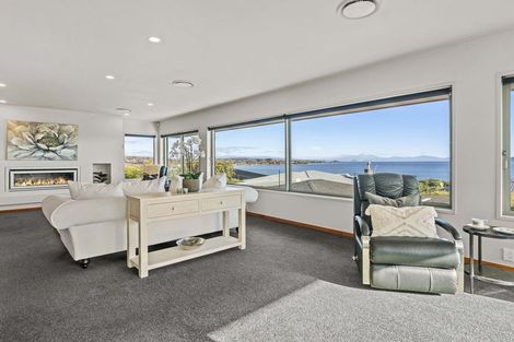 Photo of property in 174 Lake Terrace, Hilltop, Taupo, 3330