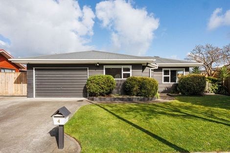 Photo of property in 4 Gladys Place, Kelvin Grove, Palmerston North, 4414