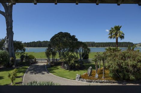 Photo of property in 2213 Whananaki North Road, Whananaki, Hikurangi, 0181
