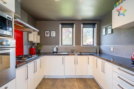 Photo of property in 86 Wilkie Crescent, Naenae, Lower Hutt, 5011