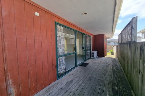 Photo of property in 10 Elvira Place, Ranui, Auckland, 0612