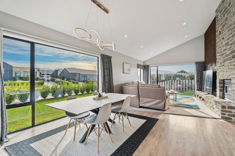 Photo of property in 32 Mount Nicholas Avenue, Wanaka, 9305