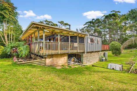 Photo of property in 129 Mcleod Road, South Head, Helensville, 0874