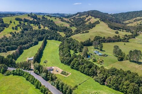 Photo of property in 813 Whangaripo Valley Road, Whangaripo, Wellsford, 0972