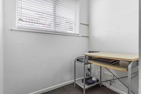 Photo of property in 52 Ravenwood Drive, Forrest Hill, Auckland, 0620