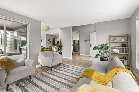 Photo of property in 13 Floyd Road, Riverhead, 0820