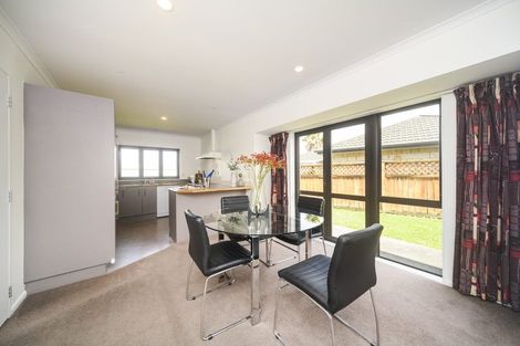 Photo of property in 9 Alpine Grove, Kelvin Grove, Palmerston North, 4414
