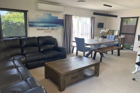 Photo of property in 16 Tatariki Street, Rosehill, Papakura, 2113